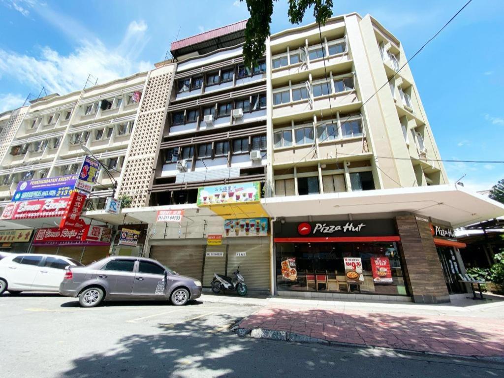 Hotel Oyo 89398 Doorbellz Kota Kinabalu Exterior foto